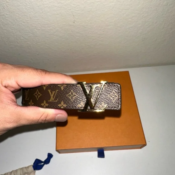 Authentic Louis Vuitton belt - Picture 10 of 12